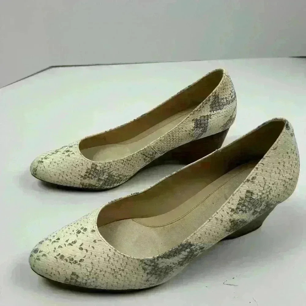 COLE HAAN The Go-to Wedge Chalk Python Snake Print- Size 8.5